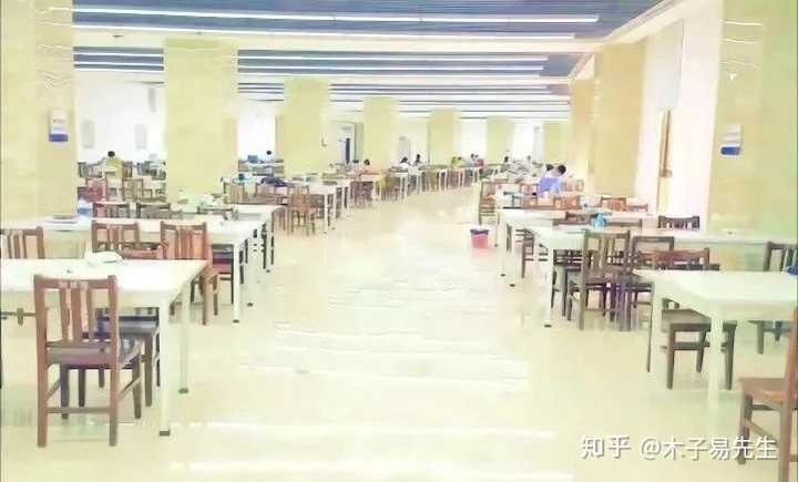 遵义师范学院与内江师范学院哪个更好