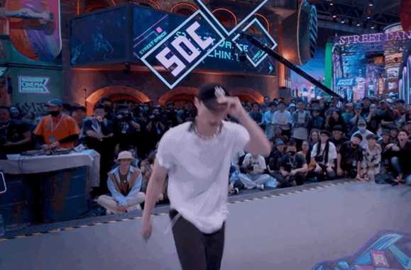 就是街舞》第三季第二期末尾的队长4轮battle?
