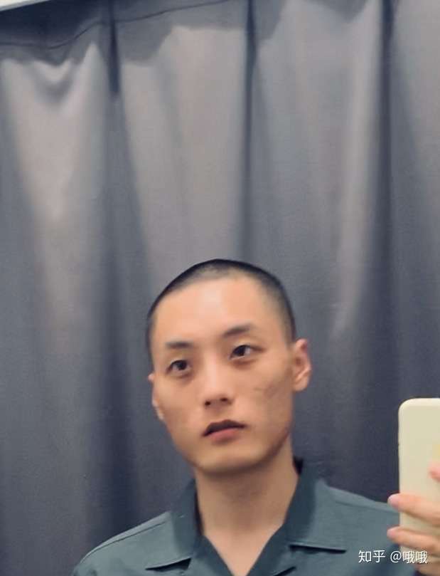 关于我的长相(就很路人甲 精心摆拍的照片