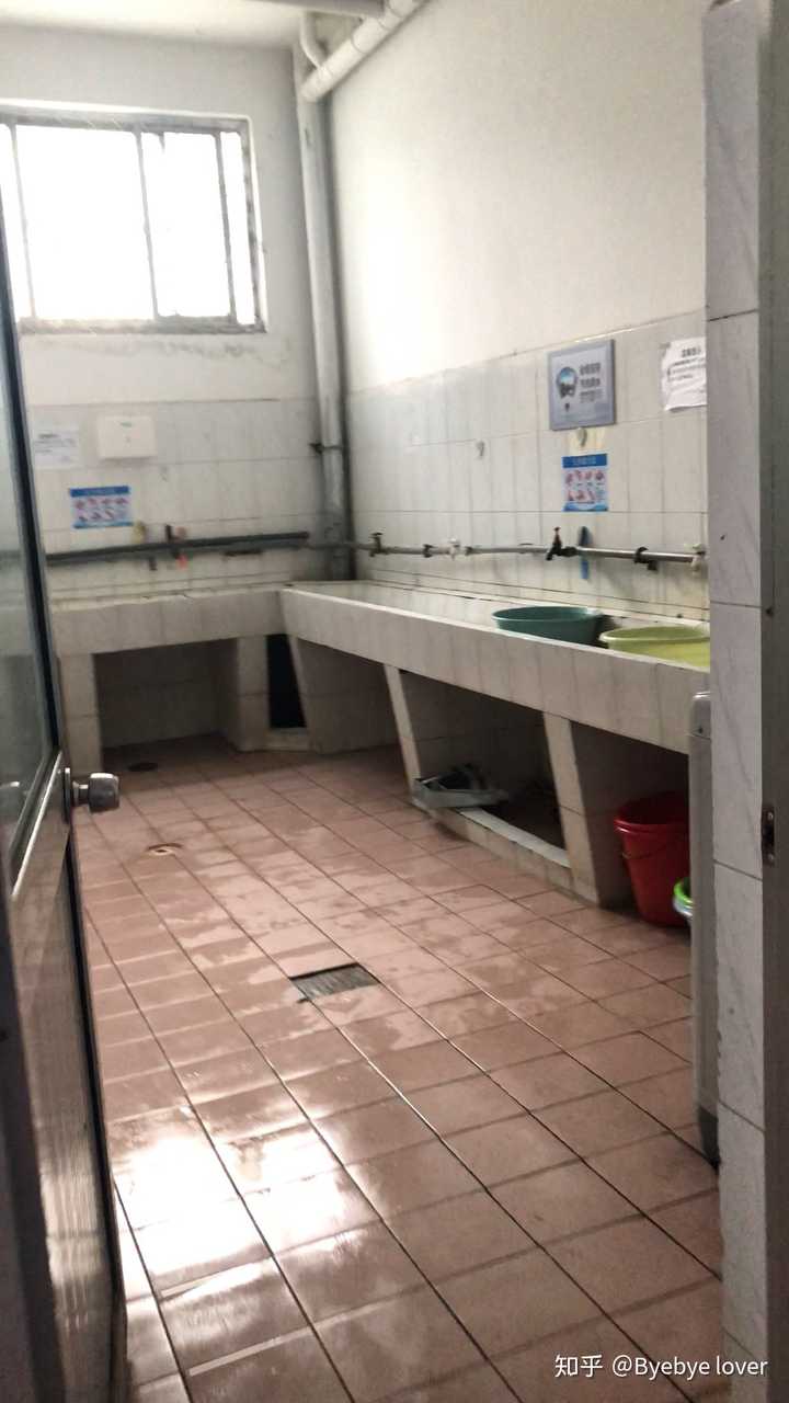 有潍坊寿光圣都中学宿舍图片吗?