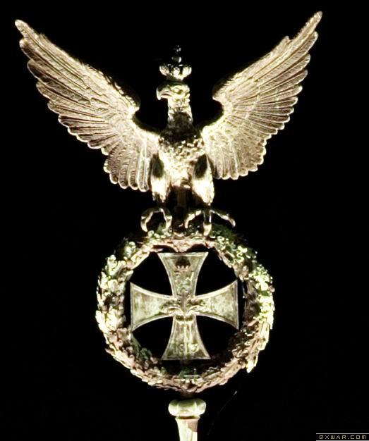 "旭日旗"引起轩然大波,可为什么二战后德军仍使用铁十字标志就没事呢?