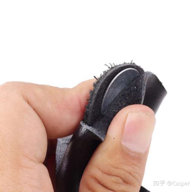 28磅的反曲弓射900挠度的玻纤箭会爆箭穿手吗?