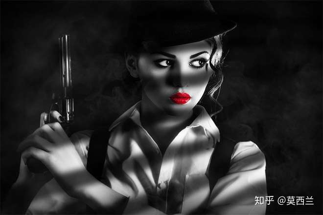 调出黑白超酷女枪手图片的ps教程
