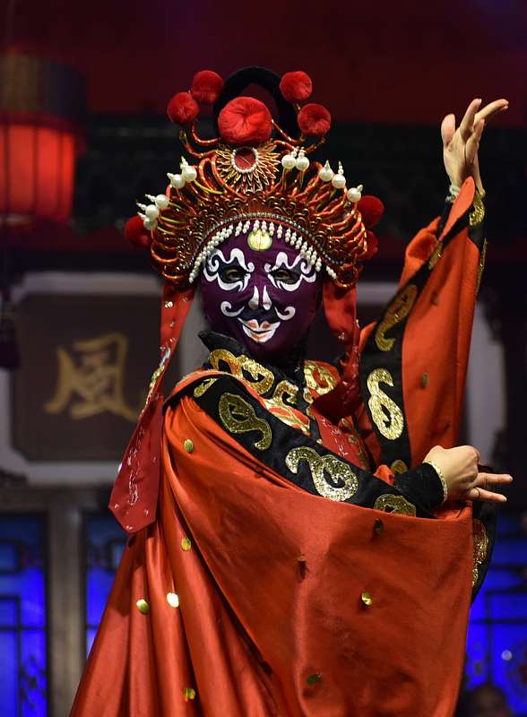 谁说成都的招牌是大熊猫我说是川剧变脸就在蜀风雅韵