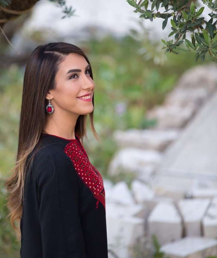 莉娜的其他语种歌曲圣母祷词叙利亚语