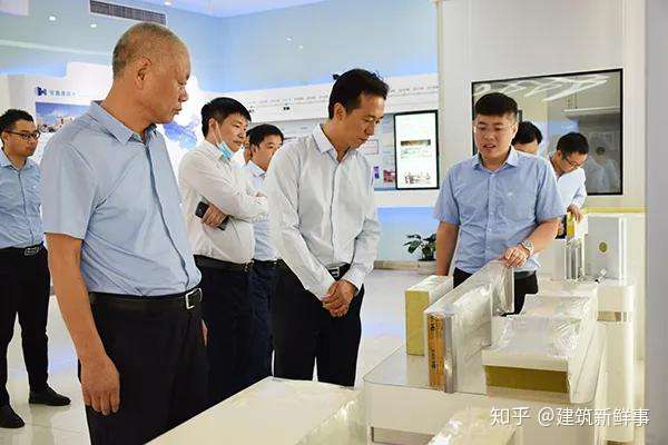 市长郭志泉,市政府党组成员,办公室主任高云,市政府党组成员杨代忠