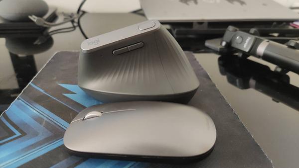 垂直鼠标 好 还是 侧卧鼠标好