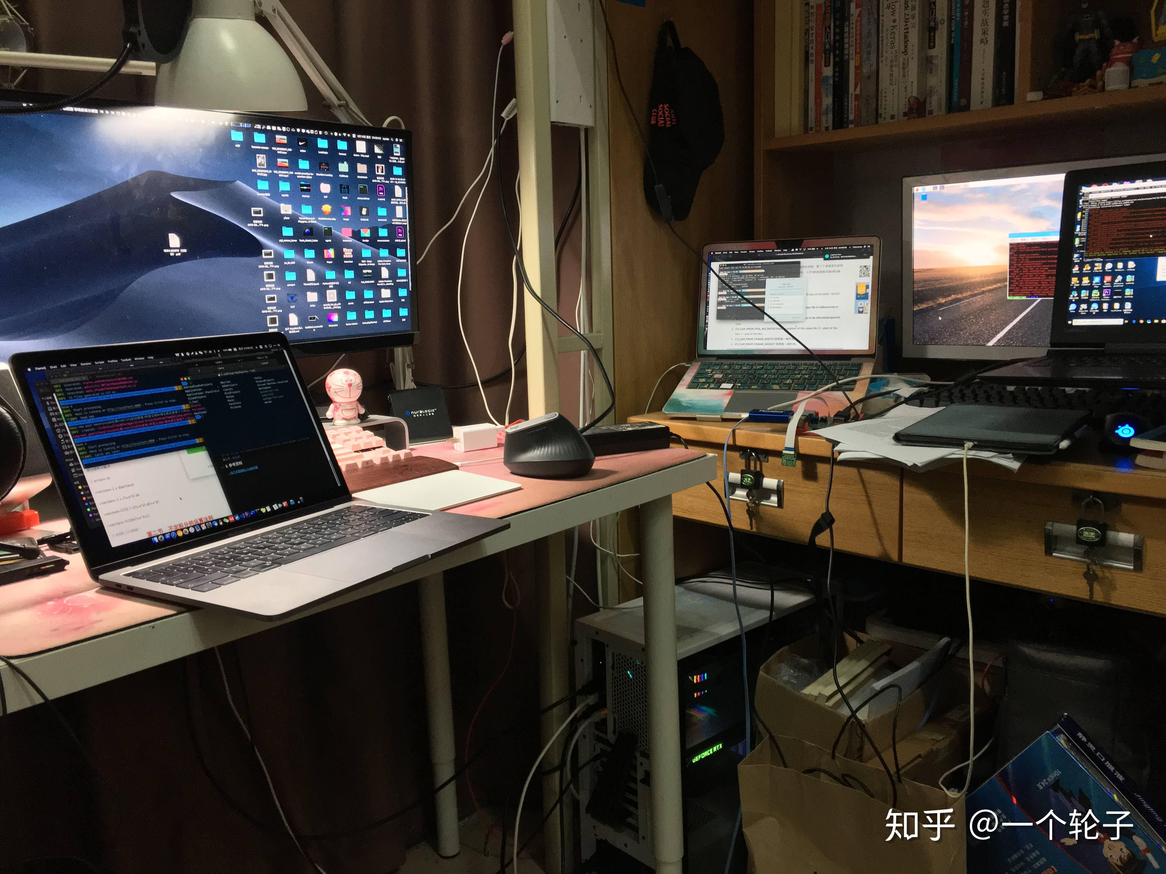 作为一个大学生，你的寝室桌面是什么样子的？ 知乎 