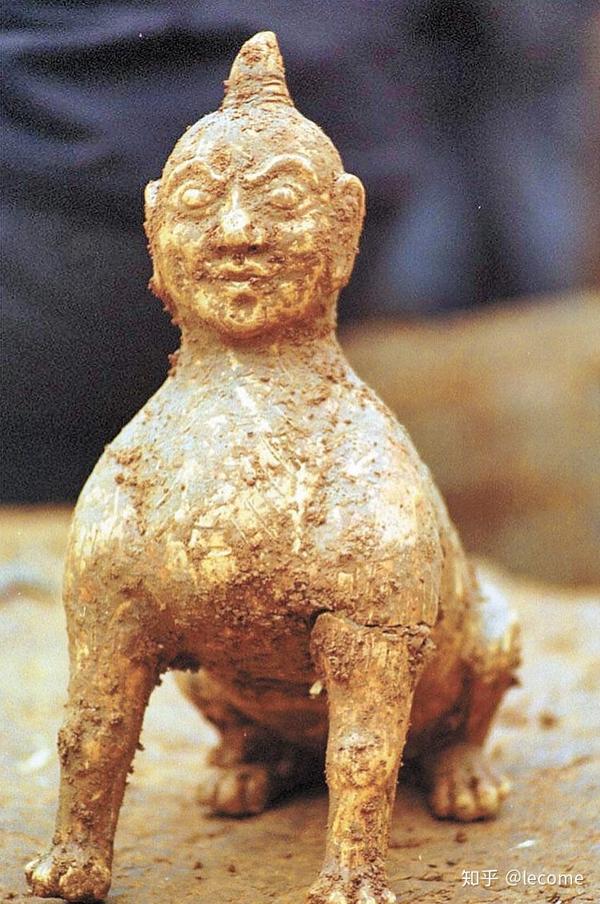 中国古墓惊现狮身人面像