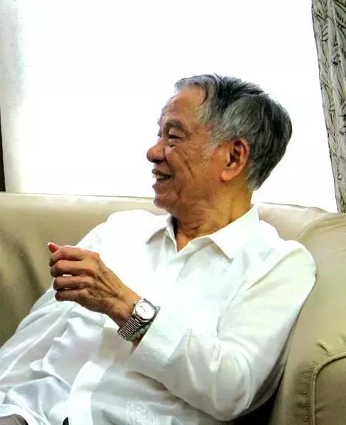 菲律宾王中王陈永栽身在菲律宾心系中国情