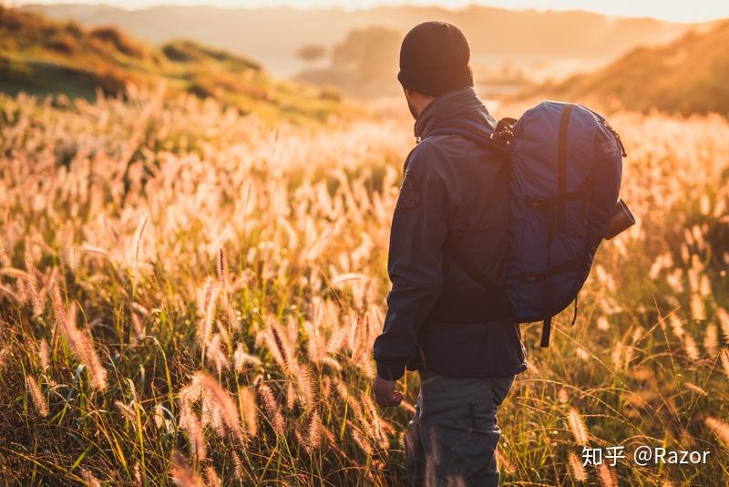 登顶城市户外间——神秘农场（Mystery Ranch）X20冲顶包评测 知乎
