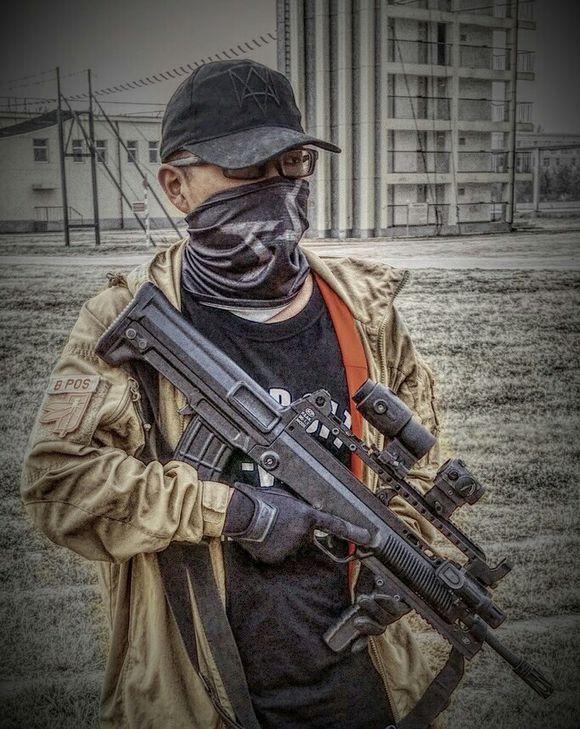 现代化的qbz95式枪族各类战术导轨升级改造简介