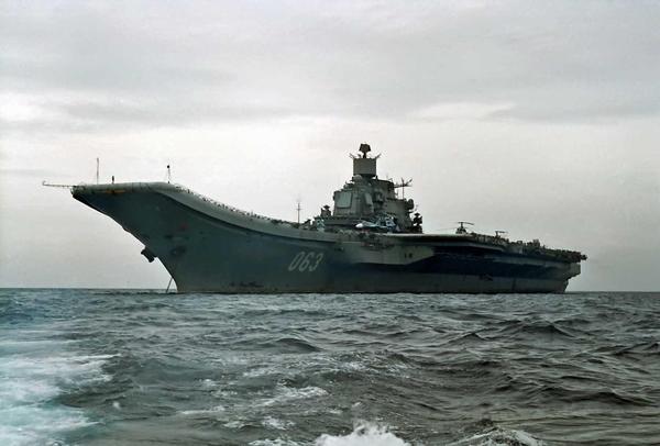 战术兔子泡俄罗斯战斗萝莉是种什么样的体验扶我起来我还能继续