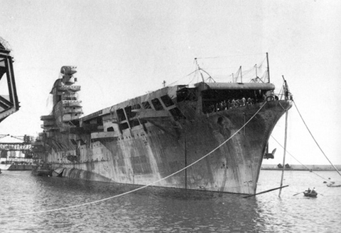 一说话就冷场:掐死在热那亚的两只雏鹰——二战时期意大利航母 zhuan