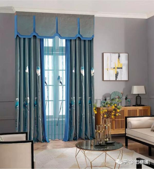 客厅窗帘选择哪种颜色大气?