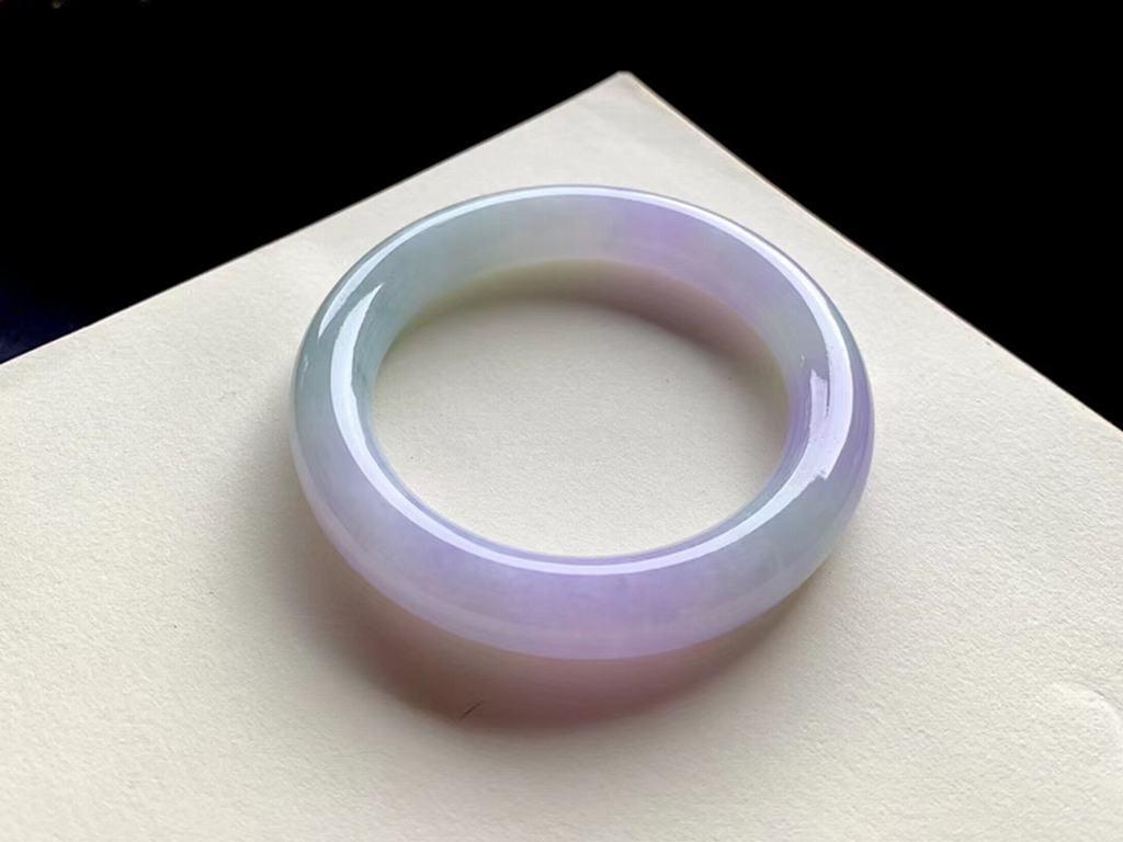 翡翠手镯有绿有紫值得收藏吗