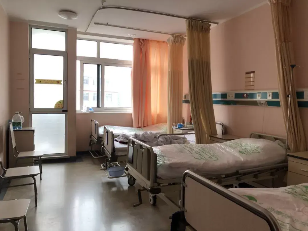 有温度的“手”护 白衣天使花三年时间拍摄病房里的“故事”_其它_长沙社区通