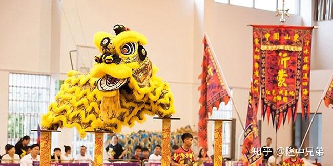 特色演艺圈节目:舞狮表演、舞狮点睛、舞狮采青,南狮/北狮·舞狮助庆表演 - 知乎