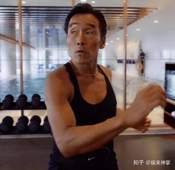 说起郑浩南,相信很多男性朋友都有印象,作为《98古惑仔之龙争虎斗》东