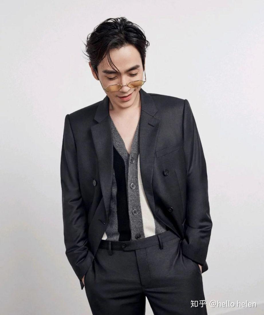 有哪些演员可以演出衣冠禽兽/斯文败类的感觉?