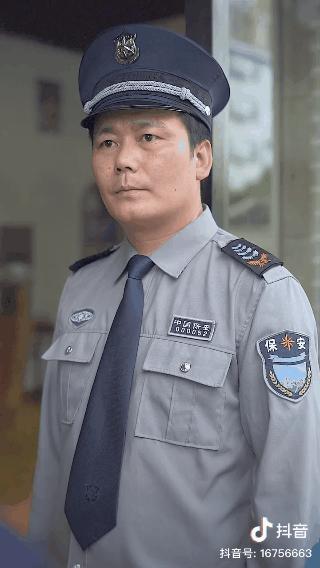 被骂底层猪遭群众抛弃坐公交遭拒一群被科技消灭的人