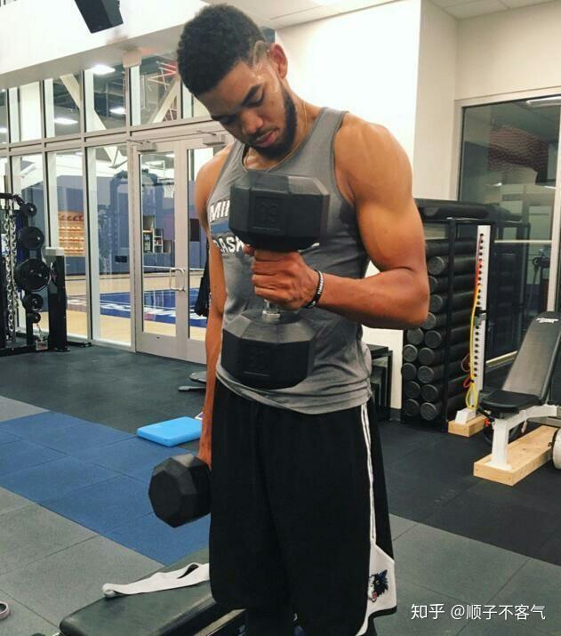 NBA篮球比赛录像视频高清回放经典赛事全场集锦精彩瞬间重温巅峰对决