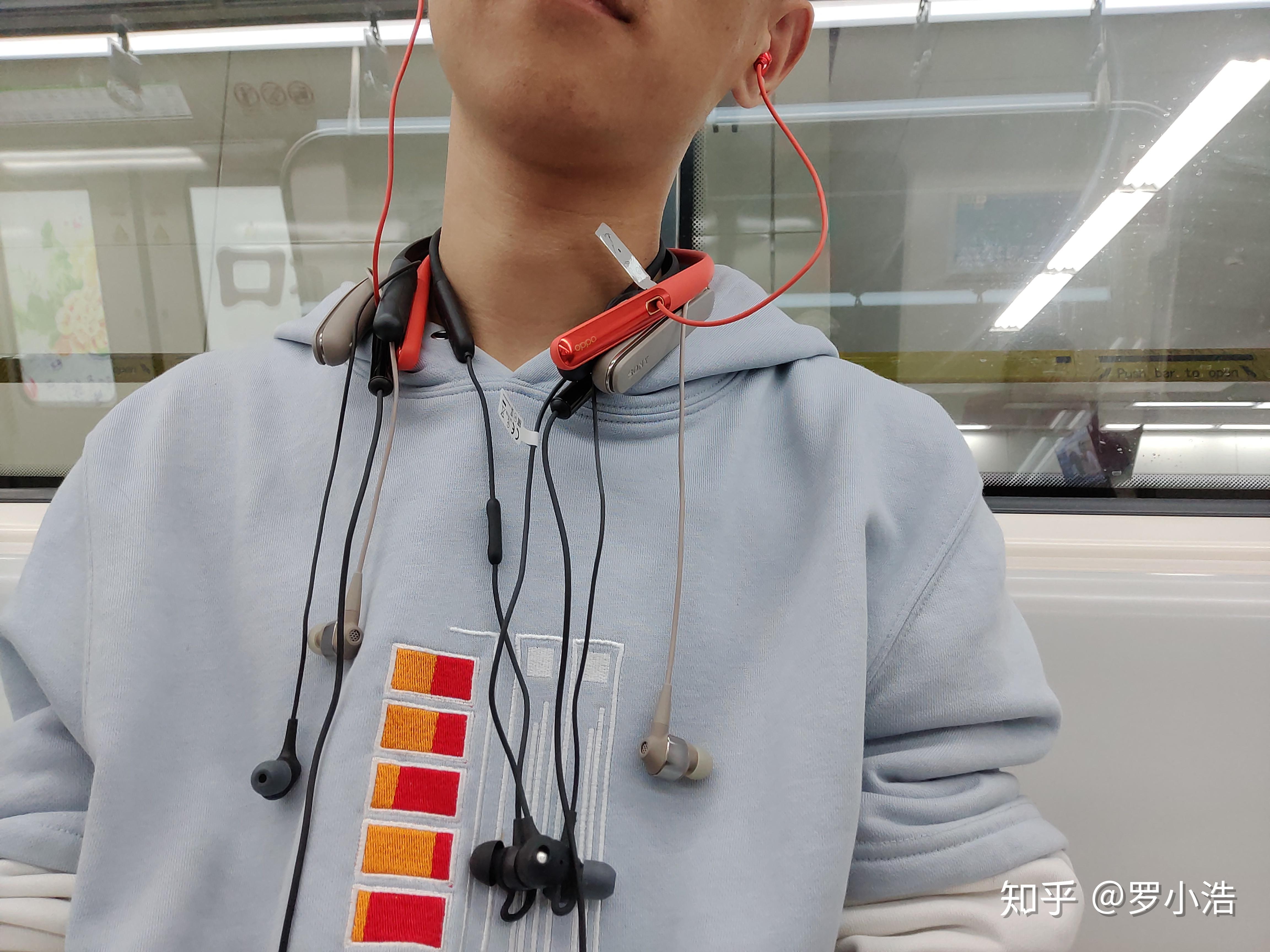 LG新款无线耳机发布:挂在脖子上的音乐神器_天极网